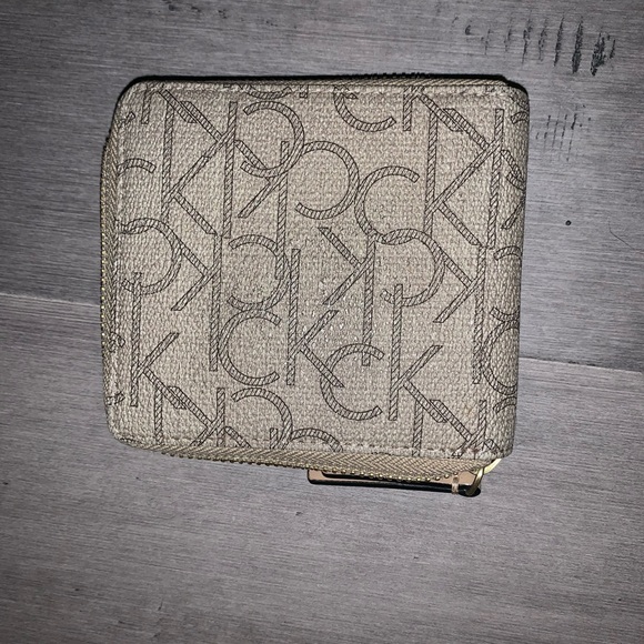 Calvin Klein Wallet - Picture 2 of 3